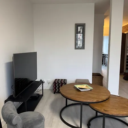 Urban Loft Centre Apartment *